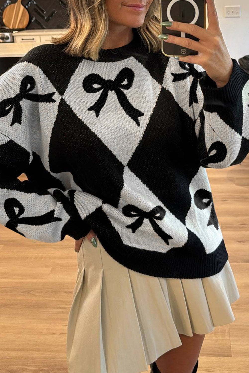 Black Bow Pattern 2-tone Rhombus Knit Loose Sweater