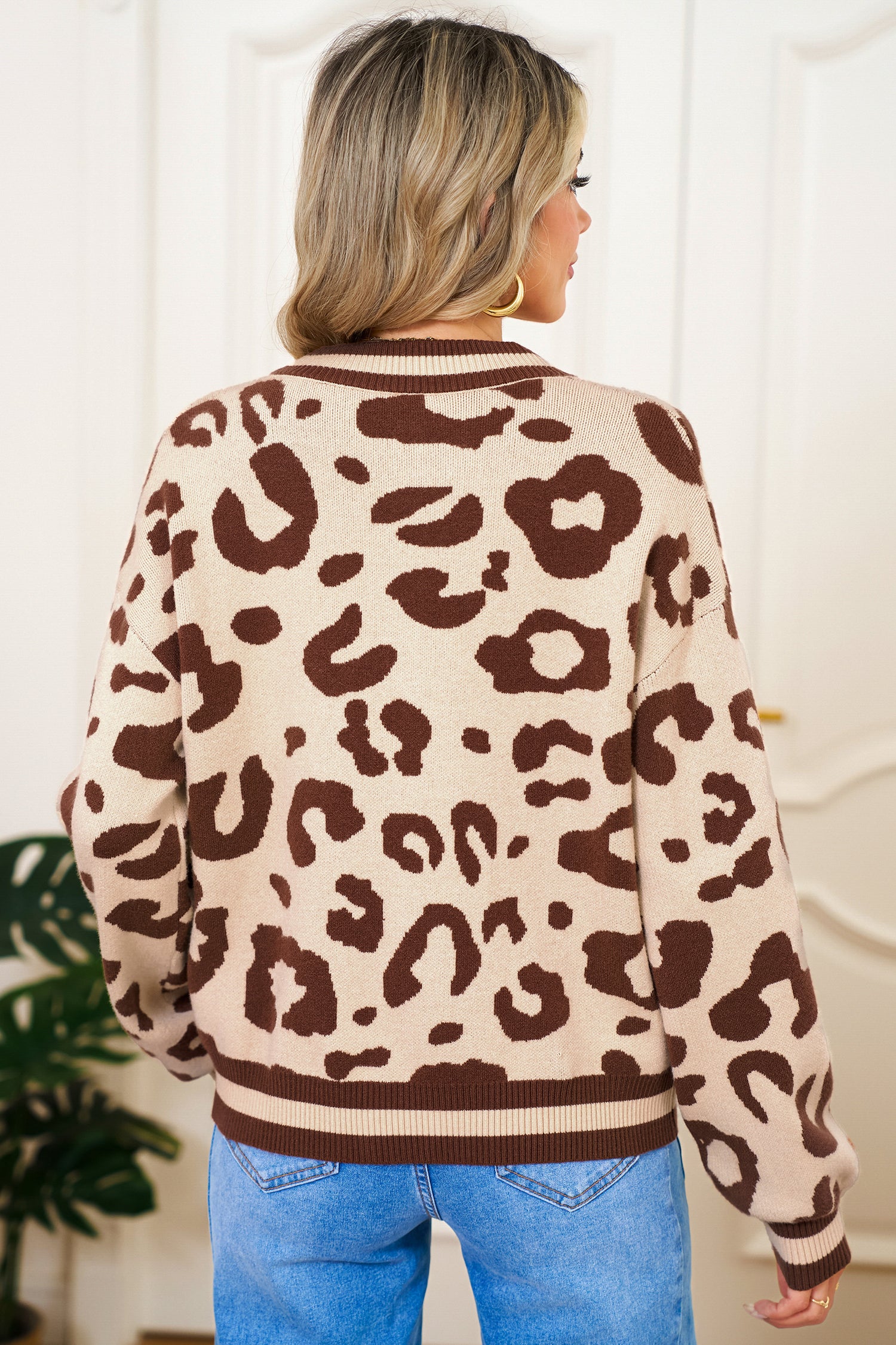 Light French Beige Leopard Printed Knit V Neck Sweater