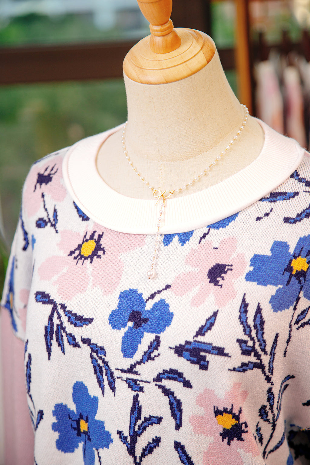 Khaki Vibrant Floral Contrast Colorblock Sleeve Pullover Sweater